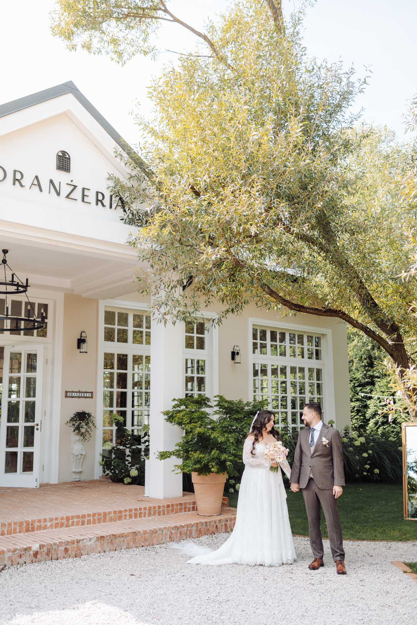 magdalena-mizera-fotograf-slubny-oranzeria-przyjecia-19